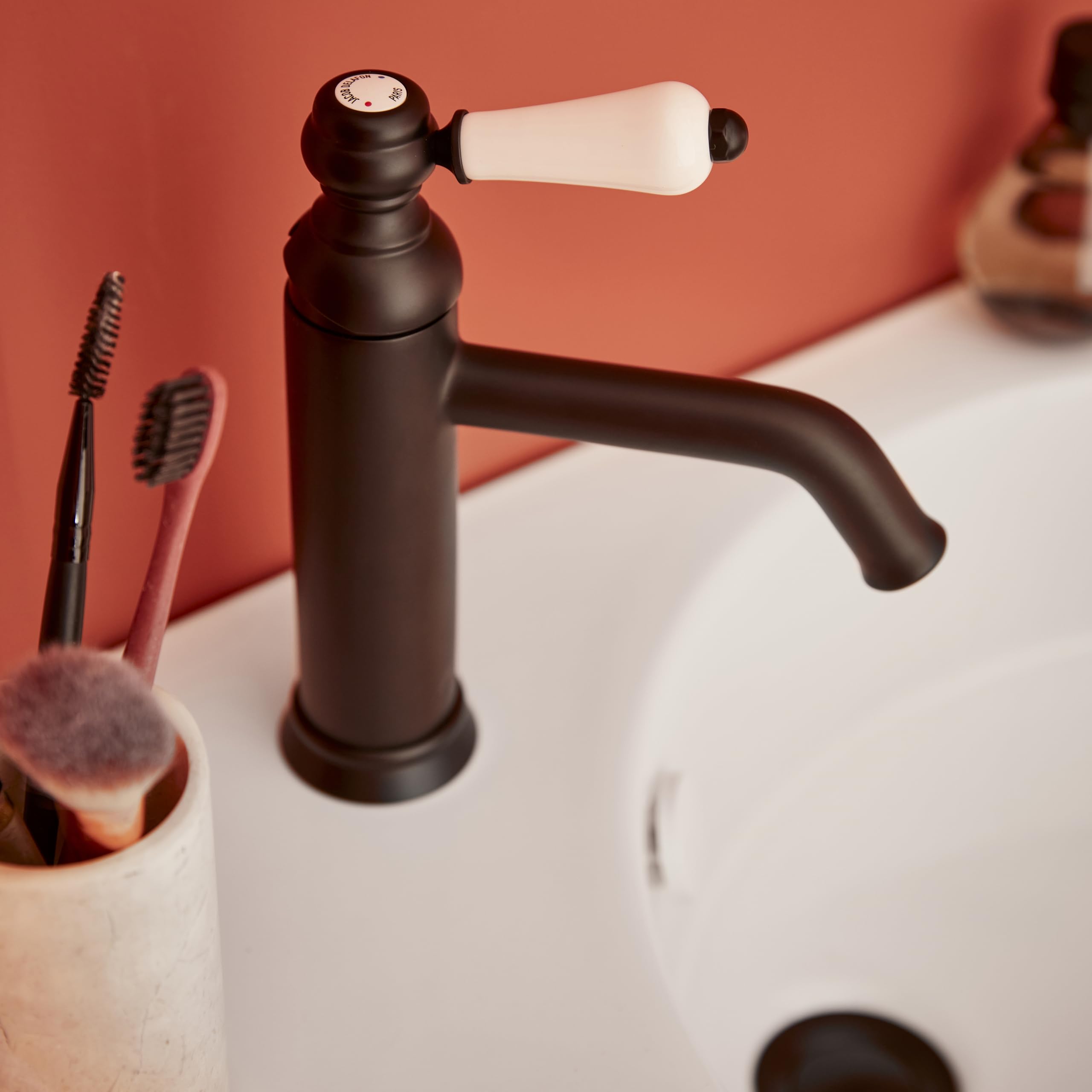 jacob-delafon-louise-mitigeur-lavabo-r-tro-noir-mat-c-ramique image 4